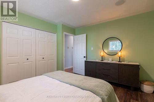 39 Brunswick Avenue, London, ON - Indoor Photo Showing Bedroom