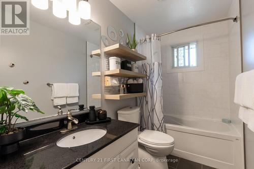 39 Brunswick Avenue, London, ON - Indoor Photo Showing Bathroom