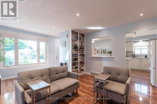 39 Brunswick Avenue, London, ON - Indoor Photo Showing Living Room