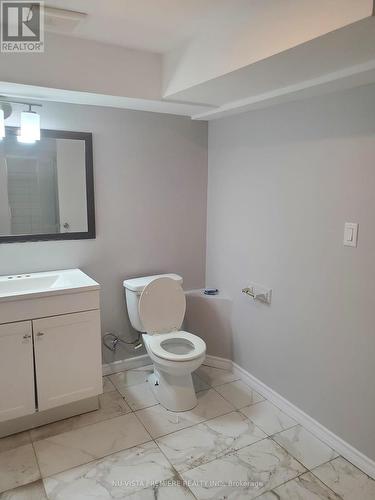 63 Wistow Street, London, ON - Indoor Photo Showing Bathroom