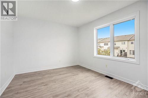 310 Ventanna Street, Ottawa, ON - Indoor Photo Showing Other Room