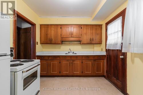 290 Maurice Street, London, ON - Indoor Photo Showing Kitchen