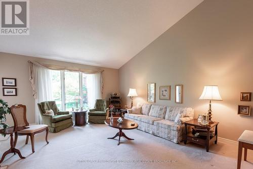 18 - 499 Teeple Terrace, London, ON - Indoor Photo Showing Living Room