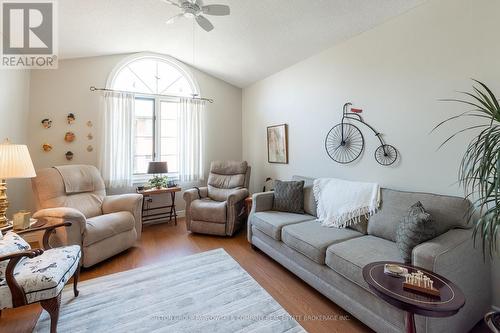 18 - 499 Teeple Terrace, London, ON - Indoor Photo Showing Living Room