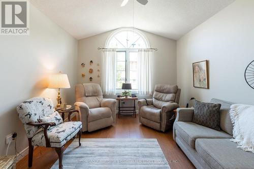 18 - 499 Teeple Terrace, London, ON - Indoor Photo Showing Living Room