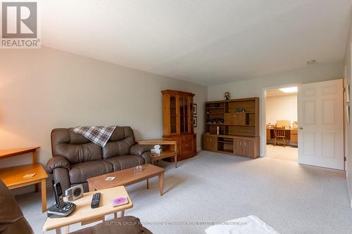 18 - 499 Teeple Terrace, London, ON - Indoor Photo Showing Living Room