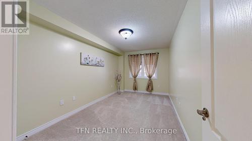 21 Wolf Creek Crescent, Vaughan, ON - Indoor Photo Showing Other Room