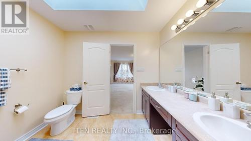 21 Wolf Creek Crescent, Vaughan, ON - Indoor Photo Showing Bathroom