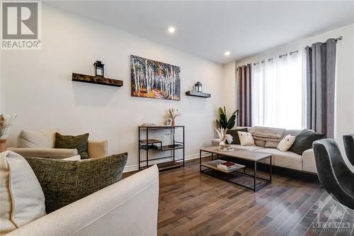 203 Tim Sheehan Place, Ottawa, ON - Indoor Photo Showing Living Room