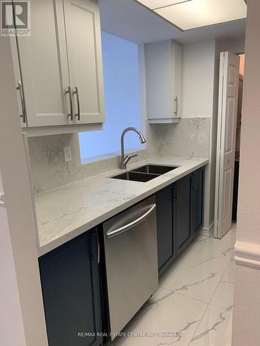 Ph708 - 1001 Cedarglen Gate, Mississauga, ON - Indoor Photo Showing Kitchen With Double Sink