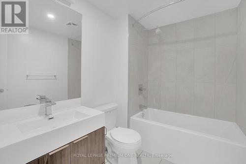 308 - 30 Samuel Wood Way, Toronto, ON - Indoor Photo Showing Bathroom