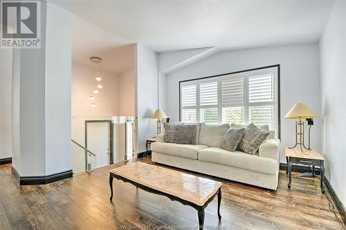 3372 Candlewood Crescent, Windsor, ON - Indoor Photo Showing Living Room