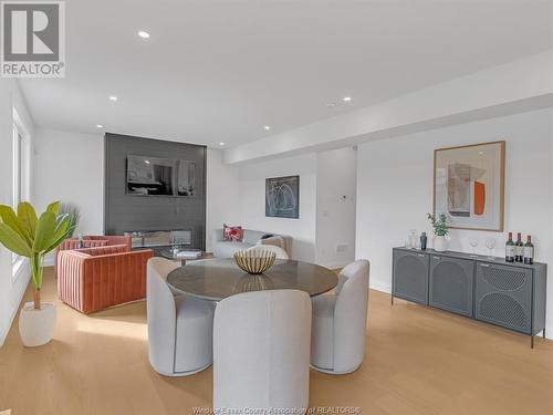 3348 Tullio Lane, Lasalle, ON - Indoor Photo Showing Living Room