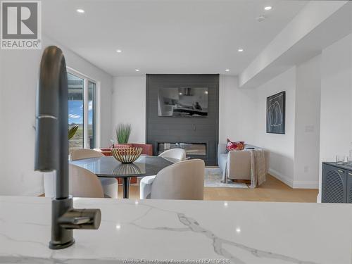 3348 Tullio Lane, Lasalle, ON - Indoor Photo Showing Dining Room