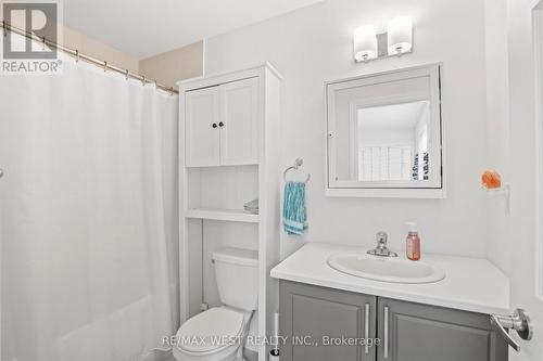 133 Mcfarlane Crescent, Centre Wellington, ON - Indoor Photo Showing Bathroom