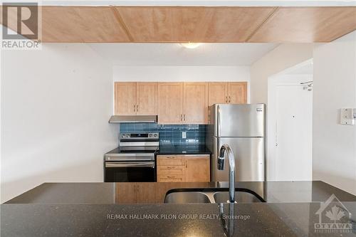 902 - 154 Nelson Street, Ottawa, ON - Indoor Photo Showing Kitchen With Double Sink