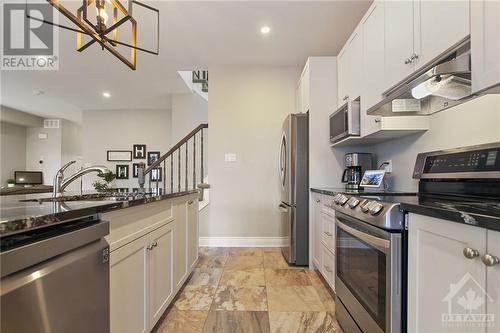 33 Borland Drive, Carleton Place, ON - Indoor Photo Showing Kitchen