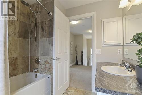 33 Borland Drive, Carleton Place, ON - Indoor Photo Showing Bathroom