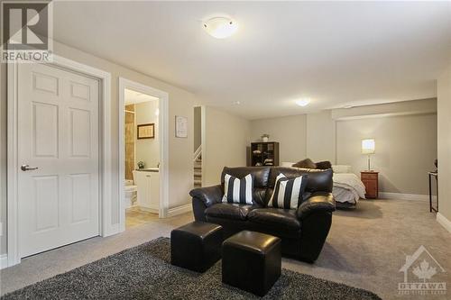 33 Borland Drive, Carleton Place, ON - Indoor Photo Showing Living Room