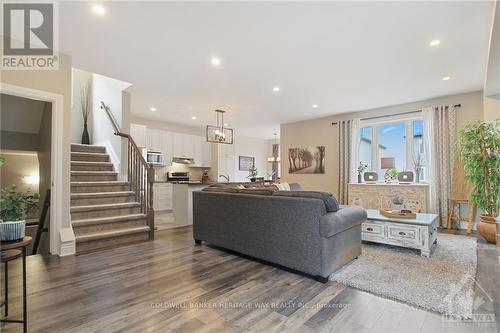 33 Borland Drive, Carleton Place, ON - Indoor Photo Showing Living Room