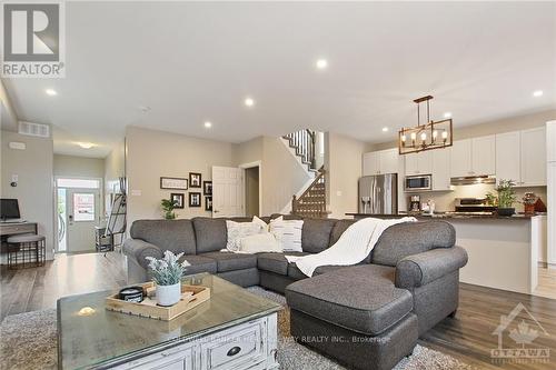 33 Borland Drive, Carleton Place, ON - Indoor Photo Showing Living Room