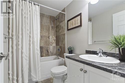 33 Borland Drive, Carleton Place, ON - Indoor Photo Showing Bathroom