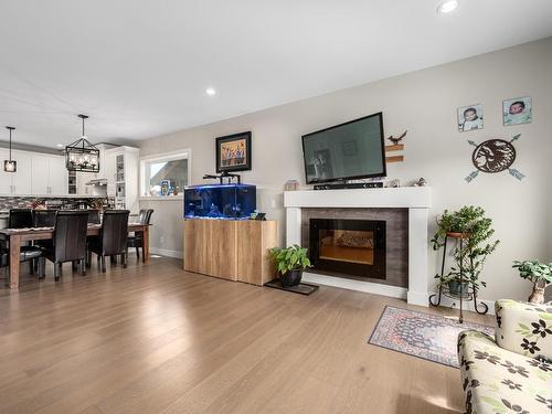 2765 Beachmount Cres, Kamloops, BC - Indoor Photo Showing Living Room With Fireplace