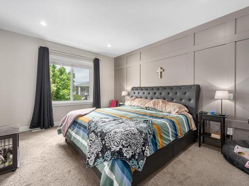 2765 Beachmount Cres, Kamloops, BC - Indoor Photo Showing Bedroom