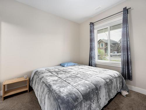 2765 Beachmount Cres, Kamloops, BC - Indoor Photo Showing Bedroom