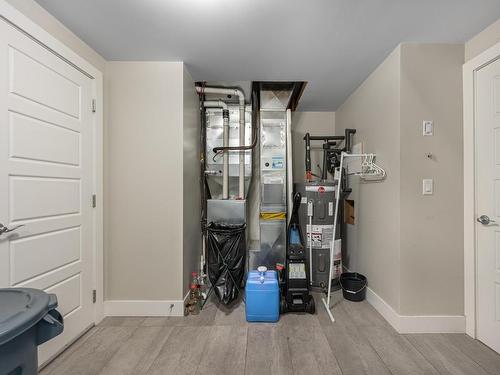 2765 Beachmount Cres, Kamloops, BC - Indoor Photo Showing Other Room