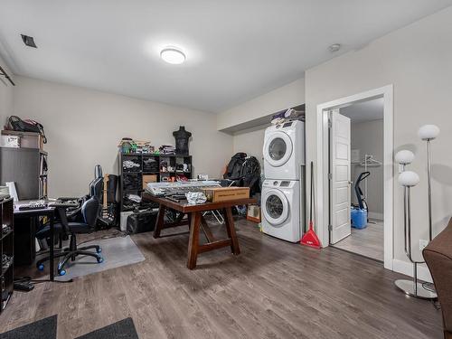 2765 Beachmount Cres, Kamloops, BC - Indoor Photo Showing Laundry Room