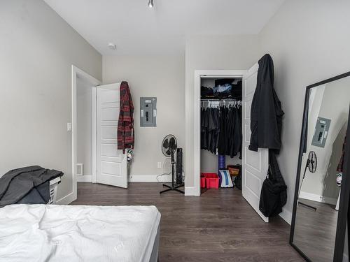 2765 Beachmount Cres, Kamloops, BC - Indoor Photo Showing Bedroom