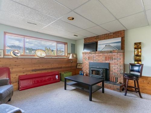 237 Juniper Place, Logan Lake, BC - Indoor Photo Showing Living Room With Fireplace