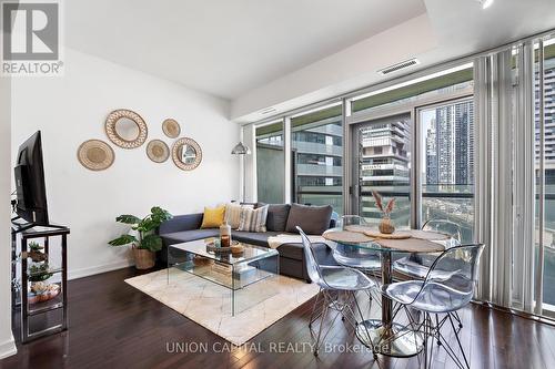 501 - 12 York Street, Toronto, ON - Indoor Photo Showing Dining Room