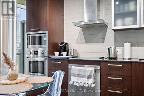 501 - 12 York Street, Toronto, ON - Indoor Photo Showing Kitchen With Upgraded Kitchen