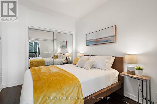 501 - 12 York Street, Toronto, ON - Indoor Photo Showing Bedroom