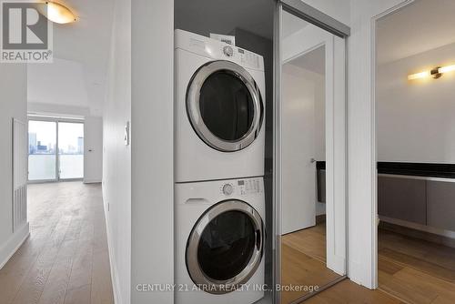 3002 - 200 Bloor Street W, Toronto, ON - Indoor Photo Showing Laundry Room