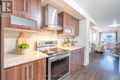 63 Donald Fleming Way, Whitby, ON - Indoor Photo Showing Kitchen