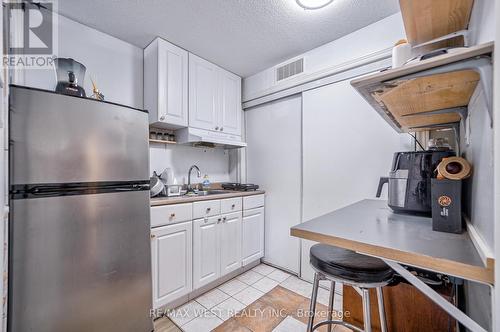 135 Homestead Road, Toronto, ON - Indoor Photo Showing Kitchen