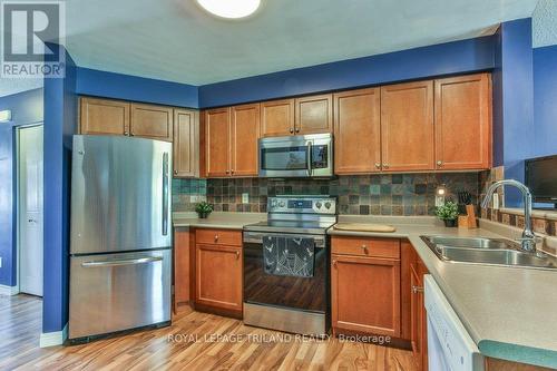 884 Marigold Street, London, ON - Indoor Photo Showing Kitchen With Double Sink