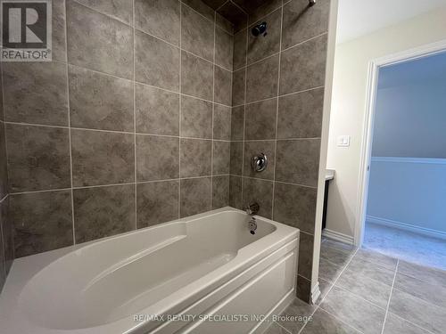 80 - 620 Colborne Street W, Brantford, ON - Indoor Photo Showing Bathroom