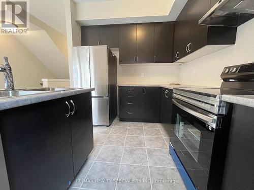 80 - 620 Colborne Street W, Brantford, ON - Indoor Photo Showing Kitchen