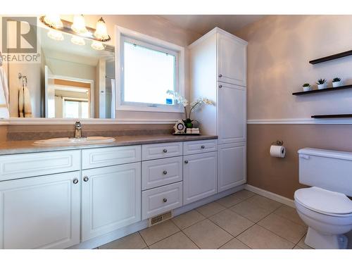 149 111 S Tabor Boulevard, Prince George, BC - Indoor Photo Showing Bathroom