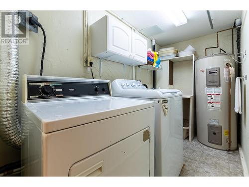 149 111 S Tabor Boulevard, Prince George, BC - Indoor Photo Showing Laundry Room