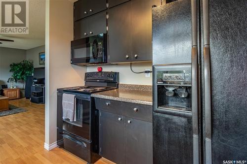 1164 Hochelaga Street W, Moose Jaw, SK - Indoor Photo Showing Kitchen