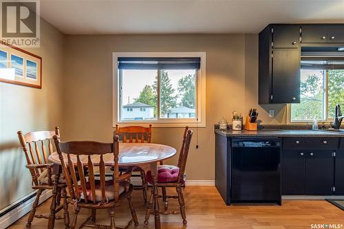 1164 Hochelaga Street W, Moose Jaw, SK - Indoor Photo Showing Dining Room