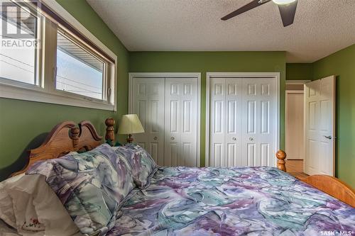 1164 Hochelaga Street W, Moose Jaw, SK - Indoor Photo Showing Bedroom