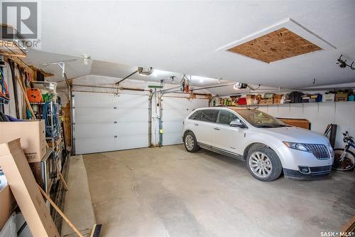 1164 Hochelaga Street W, Moose Jaw, SK - Indoor Photo Showing Garage