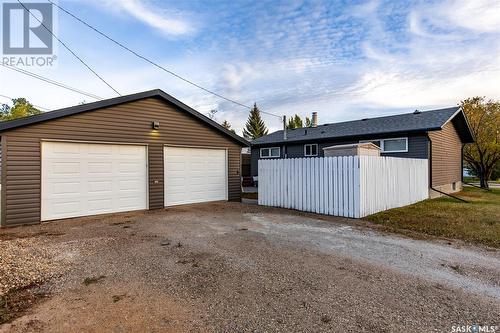 1164 Hochelaga Street W, Moose Jaw, SK - Outdoor With Exterior