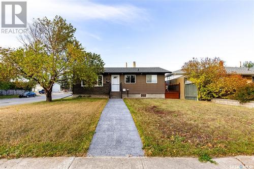 1164 Hochelaga Street W, Moose Jaw, SK - Outdoor